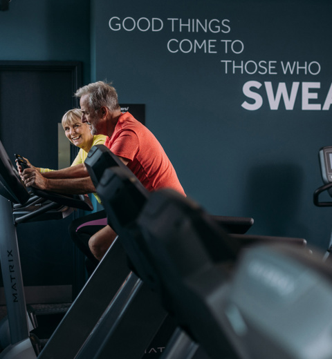 Devon Hills Mature Couple In The Gym