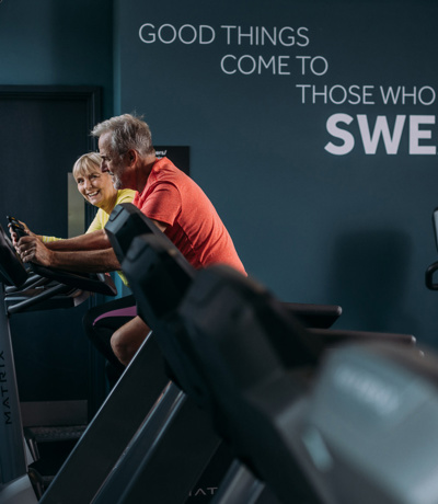 Devon Hills Mature Couple In The Gym