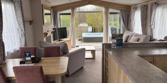 Carnaby Glenmoor Lodge, open plan space at Dartmoor View