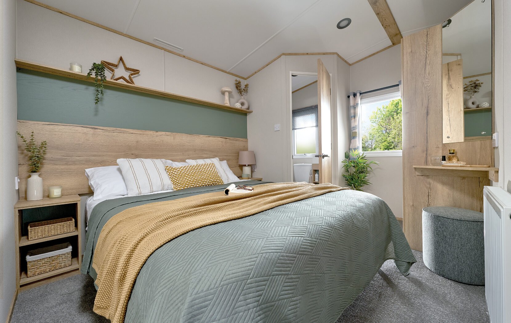 ABI Coworth, master bedroom