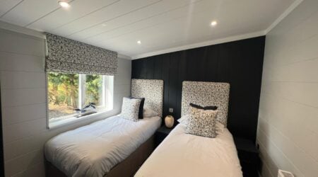 Oakgrove Ash twin room