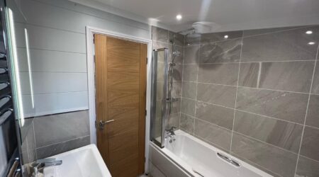 Omar Heron, bathroom with bathtub