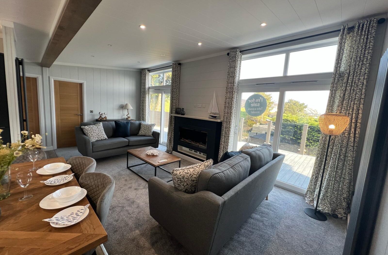 Omar Heron, dining room and lounge